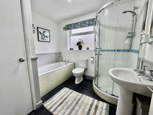 Family Bathroom- click for photo gallery